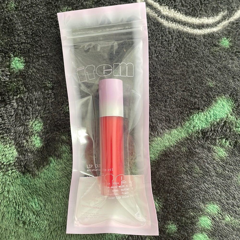 Lip Quip moisturizing lip oil (heart poppin’)